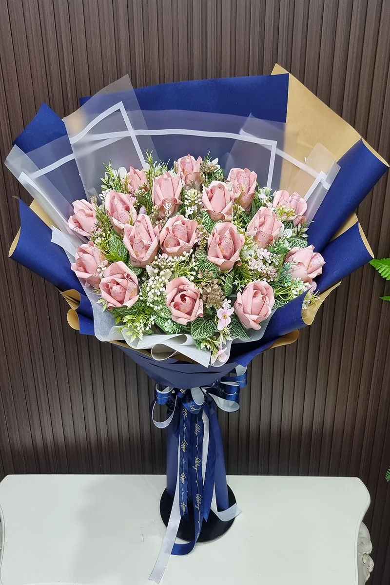 แบงค์ร้อยพับดอกกุหลาบจัดช่อ ช่อแบงค์พับ ช่อธนบัตรพับ
