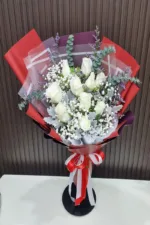 ช่อดอกกุหลาบขาว