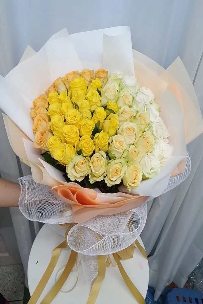 ช่อดอกกุหลาบสีเหลือง