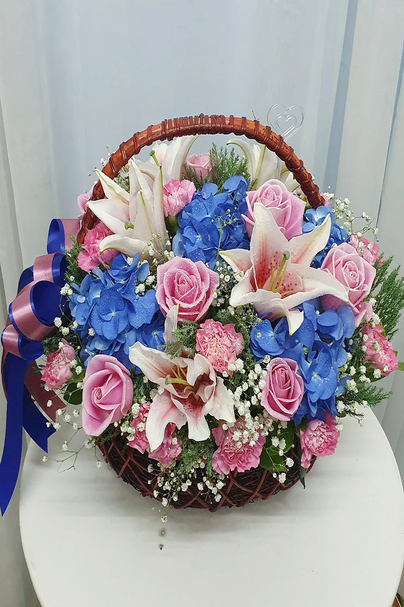 กระเช้าดอกไม้สดสีฟ้าเข้ม กระเช้าดอกไม้สีฟ้าเข้ม