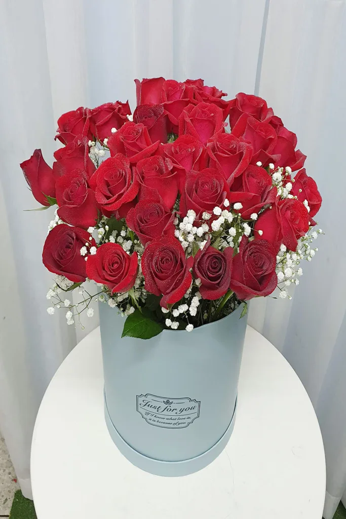 แจกันดอกกุหลาบแดง