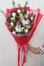 ช่อดอกไม้สดสีแดงช่อใหญ่