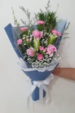 ช่อดอกไม้สดสีชมพู