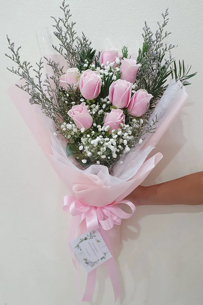 ช่อดอกกุหลาบสีชมพู