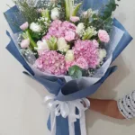 ช่อดอกไฮเดรนเยียสีชมพู