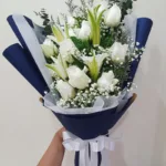 ช่อดอกไม้สดสีขาว