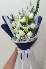 ช่อดอกไม้สดสีขาว