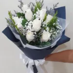 ช่อดอกกุหลาบขาว