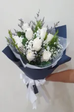 ช่อดอกกุหลาบขาว