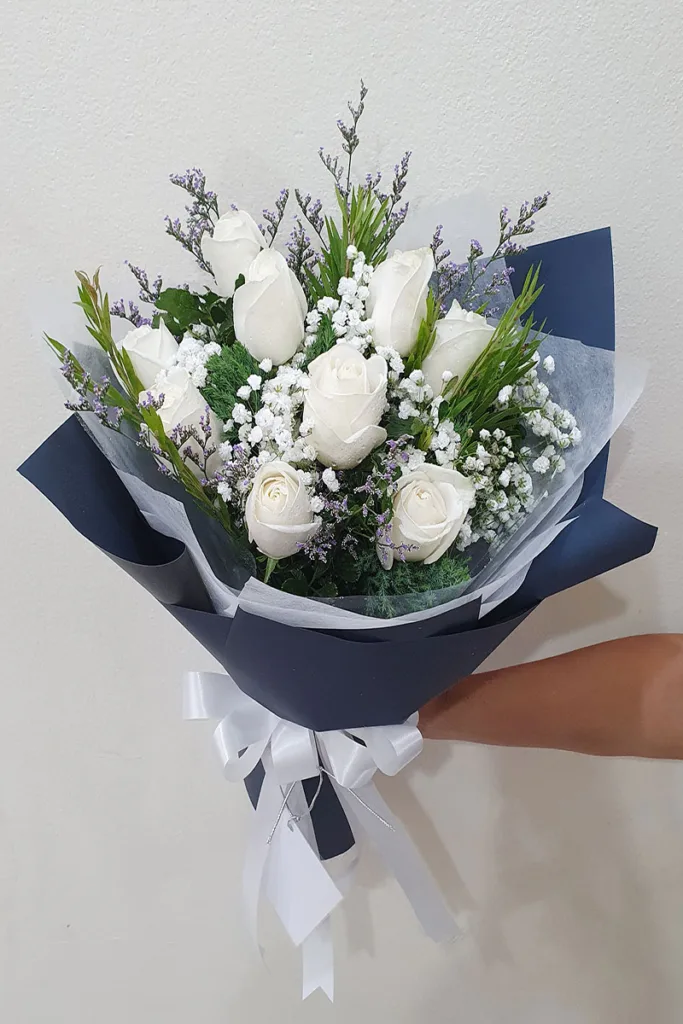 ช่อดอกกุหลาบขาว