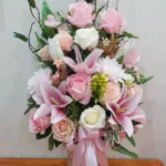 แจกันดอกไม้ประดิษฐ์สีชมพู