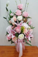 แจกันดอกไม้ประดิษฐ์สีชมพู