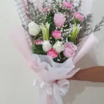 ช่อดอกไม้สดสีชมพู