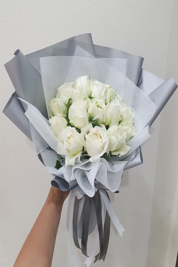 ช่อดอกกุหลาบสีขาว