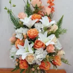 แจกันดอกไม้ประดิษฐ์สีส้ม