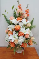 แจกันดอกไม้ประดิษฐ์สีส้ม