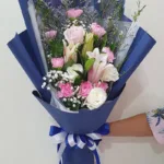 ช่อดอกไม้สดสีชมพู