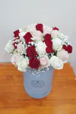 แจกันดอกกุหลาบหลากสี