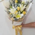 ช่อดอกลิลลี่สีเหลือง