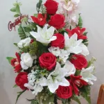 แจกันดอกไม้ประดิษฐ์สีแดง