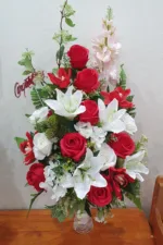 แจกันดอกไม้ประดิษฐ์สีแดง