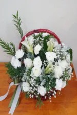 กระเช้าดอกไม้สดสีขาว