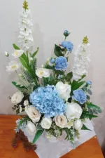 แจกันดอกไม้ประดิษฐ์สีฟ้า