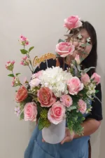 แจกันดอกไม้ประดิษฐ์ตั้งโต๊ะ