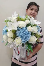 แจกันดอกไม้ประดิษฐ์ฟ้าขาว