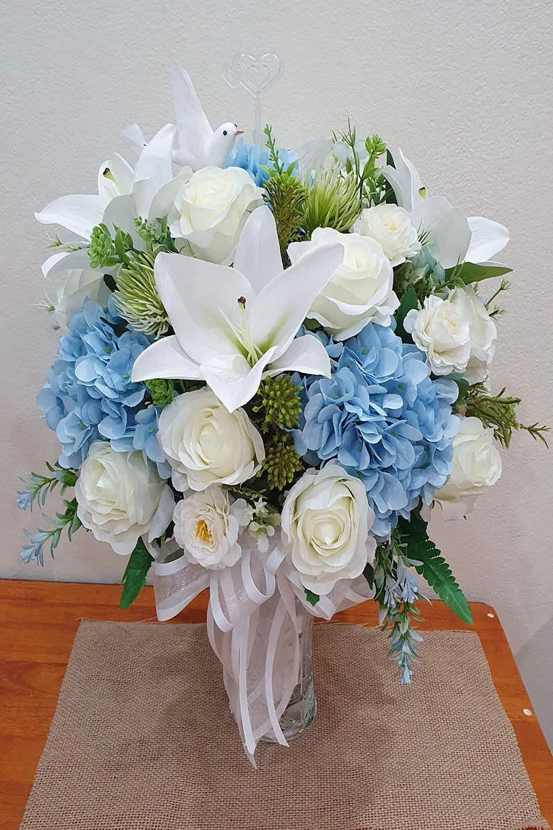 แจกันดอกไม้ประดิษฐ์ทรงกลม แจกันดอกไม้ประดิษฐ์สีฟ้าขาว