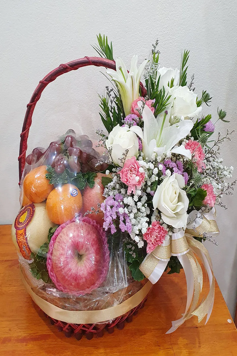 กระเช้าผลไม้ดอกไม้สด กระเช้าผลไม้ดอกไม้สด