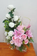 แจกันดอกไม้ประดิษฐ์สีชมพู