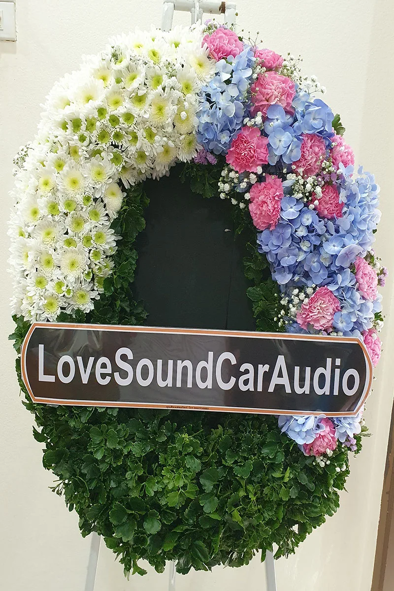 พวงหรีดดอกไม้สดสีชมพูฟ้า