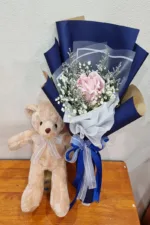 ช่อแบงค์พับกับตุ๊กตาเล็ก