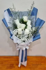 ช่อดอกกุหลาบขาว