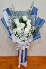 ช่อดอกกุหลาบขาว