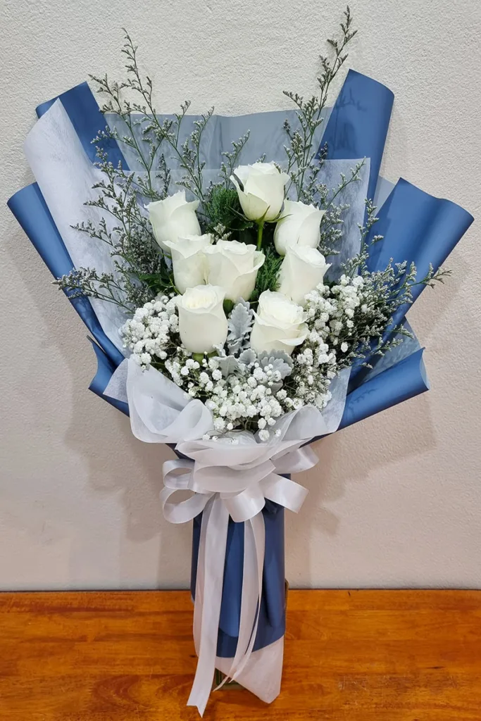 ช่อดอกกุหลาบขาว