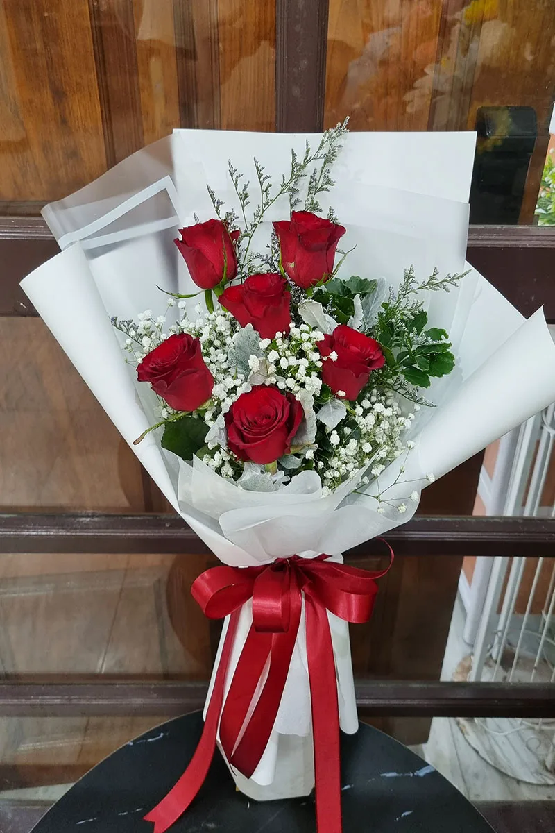 ช่อดอกกุหลาบแดง6ดอก ช่อดอกกุหลาบแดง6ดอก