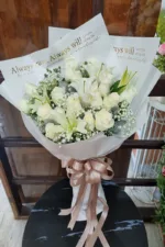 ช่อดอกไม้สดสีขาวกุหลาบลิลลี่