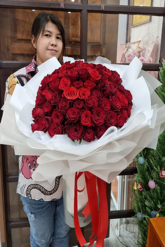 ช่อดอกกุหลาบแดง60ดอก