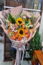 ช่อรวมดอกทานตะวันดอกกุหลาบ