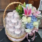 กระเช้านมตราหมีกับดอกไม้สด