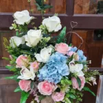 แจกันดอกไม้ประดิษฐ์สีฟ้า