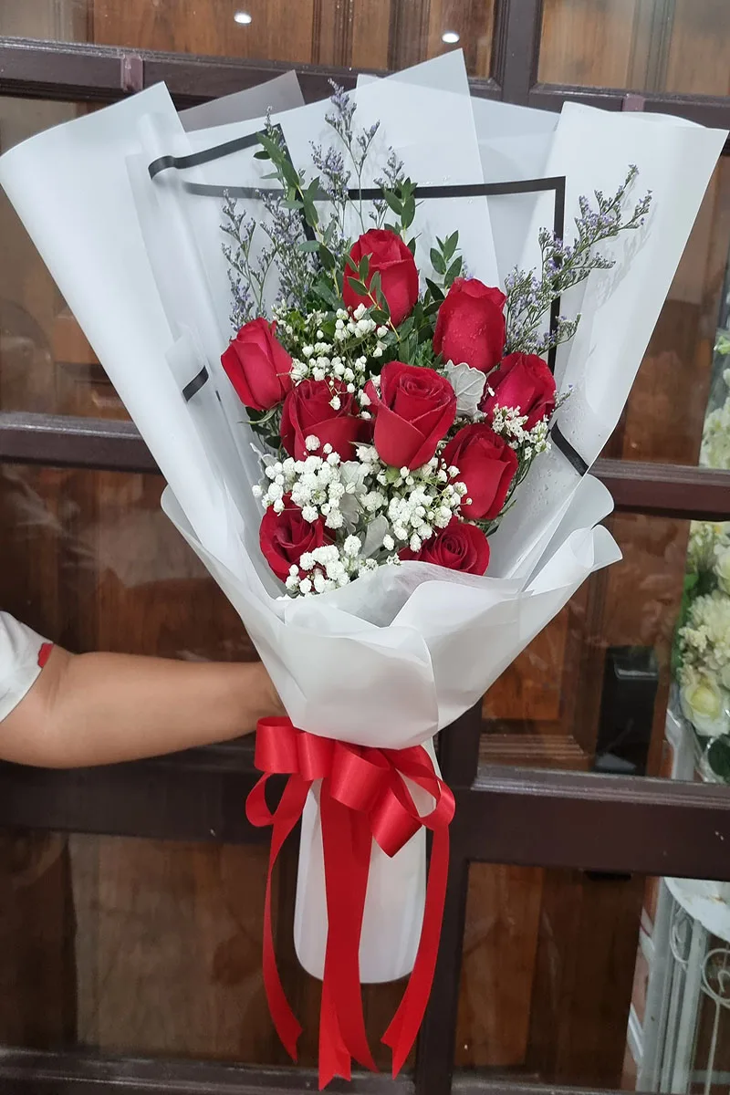 ช่อดอกกุหลาบแดง9ดอก ช่อดอกกุหลาบห่อสีขาว
