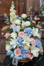 กระเช้าดอกไม้ประดิษฐ์