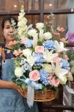 กระเช้าดอกไม้ประดิษฐ์