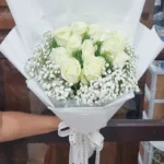 ช่อดอกกุหลาบสีขาว