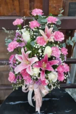 แจกันดอกไม้สดสีชมพู