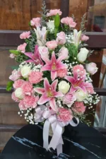 แจกันดอกไม้สีชมพู