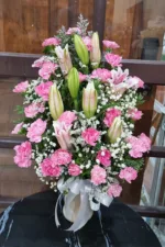 แจกันดอกไม้สีชมพู